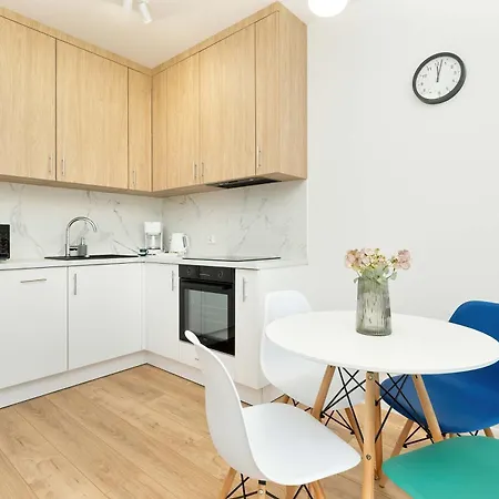 Stylish With Balcony Near Brzezno By Renters Gdansk